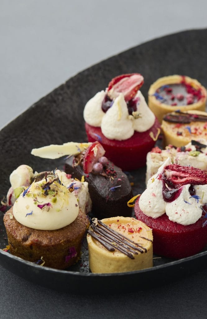 Petit Four canapes